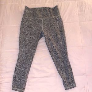 Athleta Salutation Stash II 7/8 Patterned Leggings
